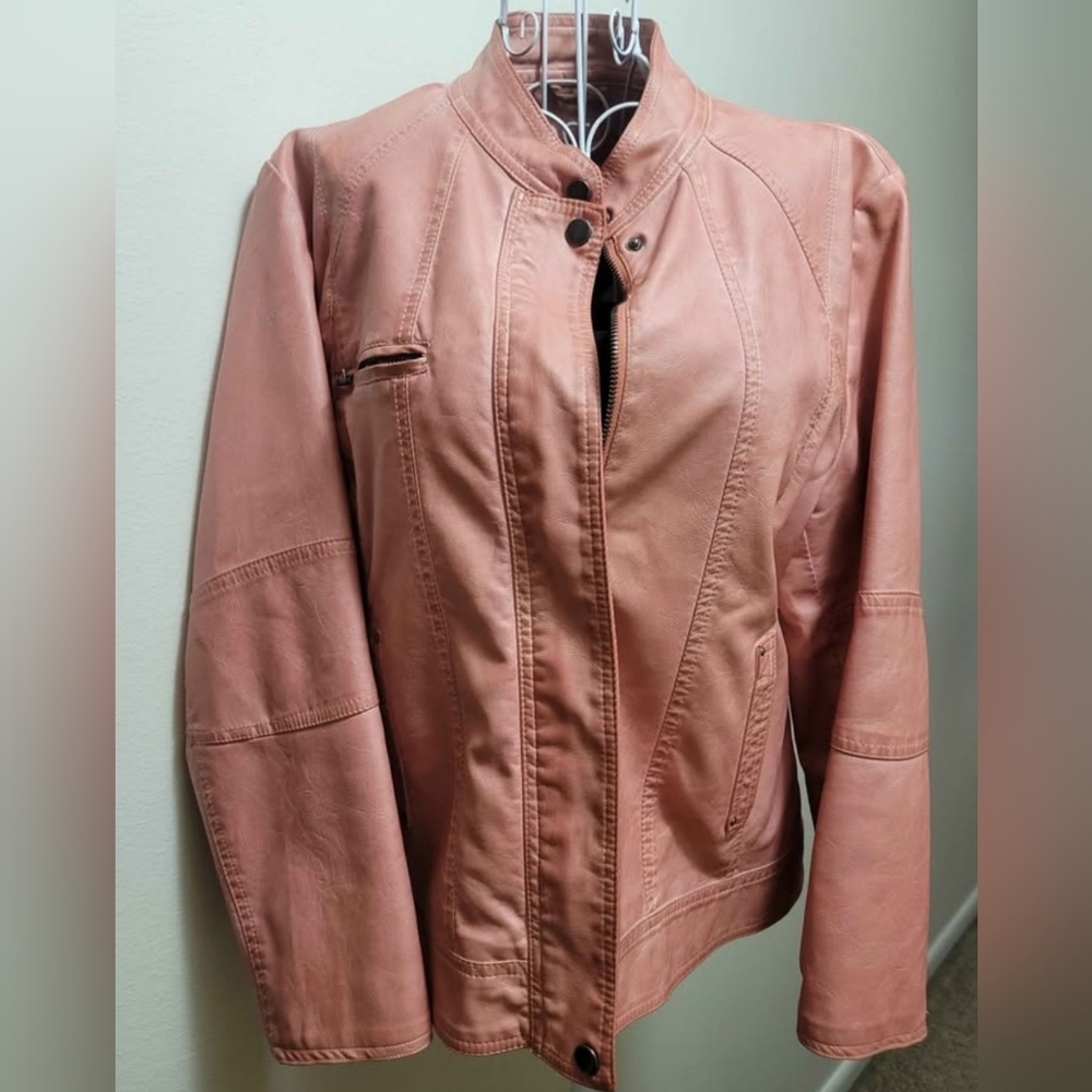 Womans Jacket - Picture 6 of 7